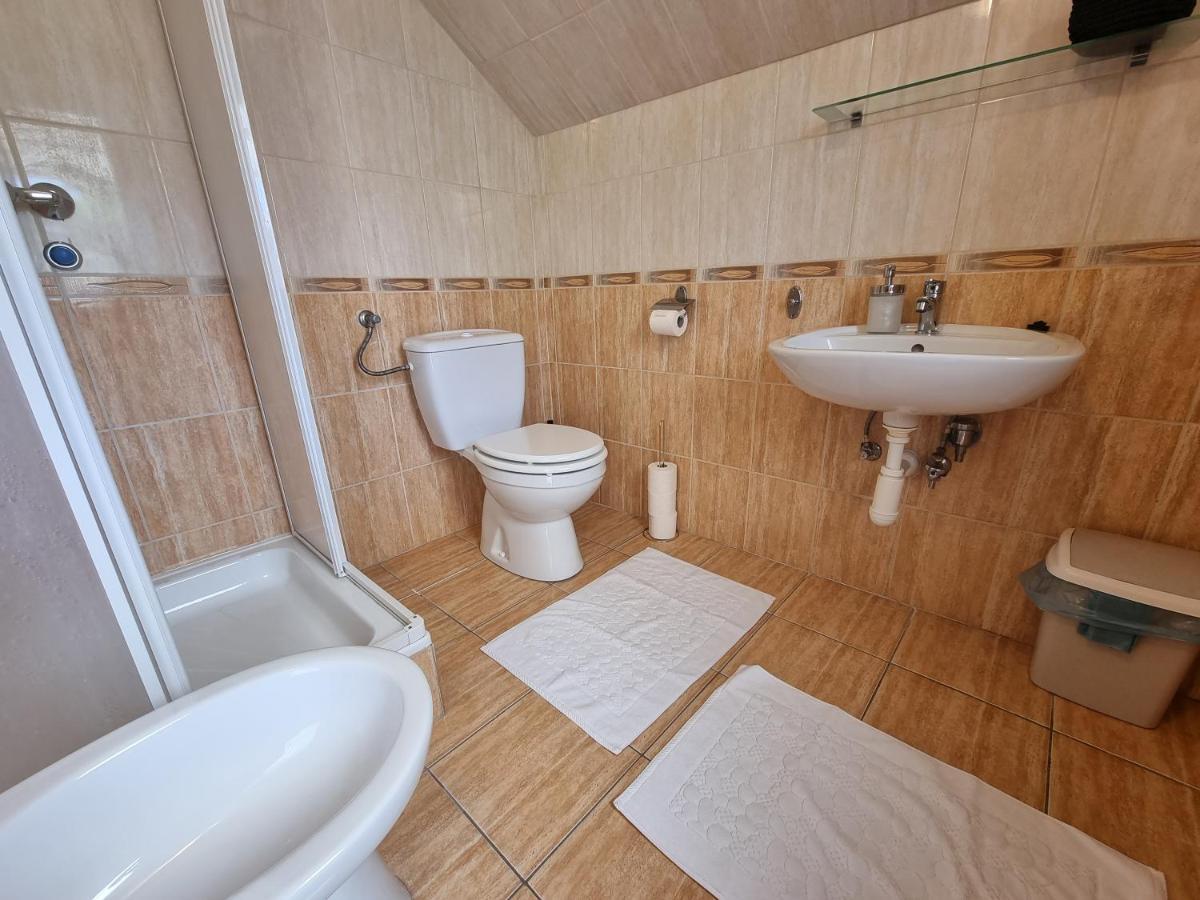 Abigel 2 Vendeghaz Hotell Miskolc Exteriör bild