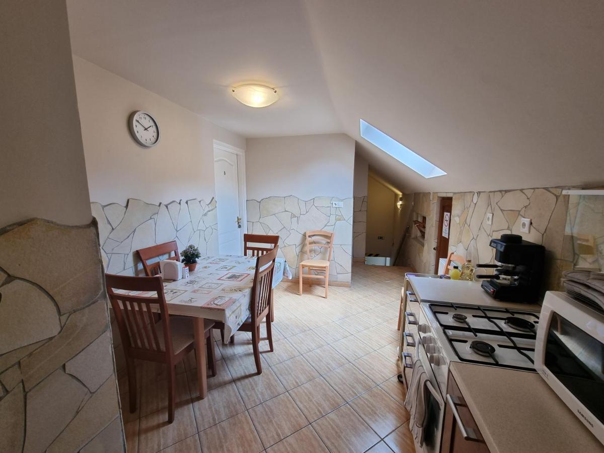 Abigel 2 Vendeghaz Hotell Miskolc Exteriör bild