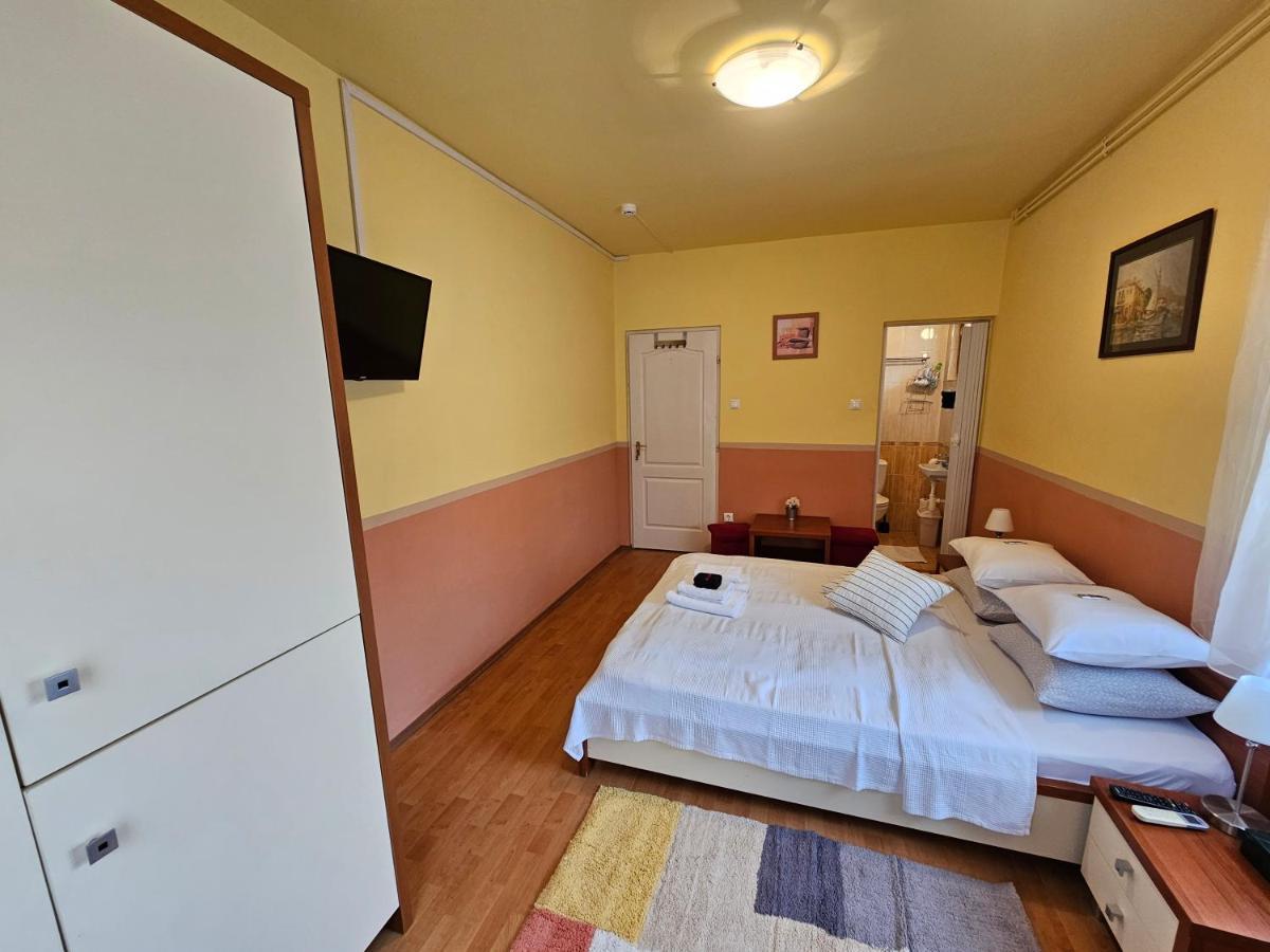 Abigel 2 Vendeghaz Hotell Miskolc Exteriör bild