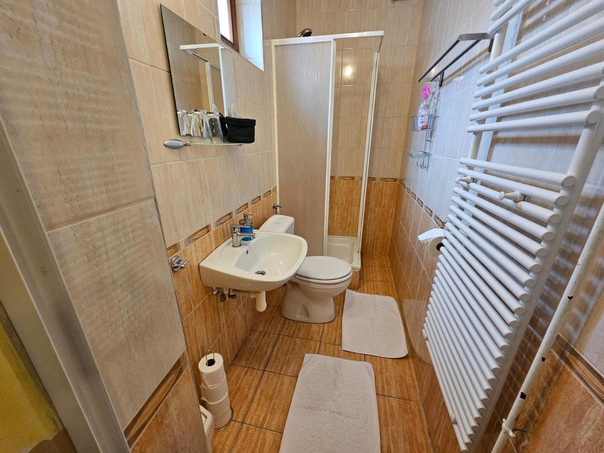 Abigel 2 Vendeghaz Hotell Miskolc Exteriör bild